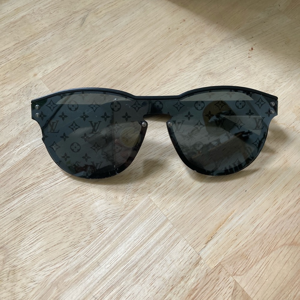 Louis Vuitton Round Waimea monogram shades.